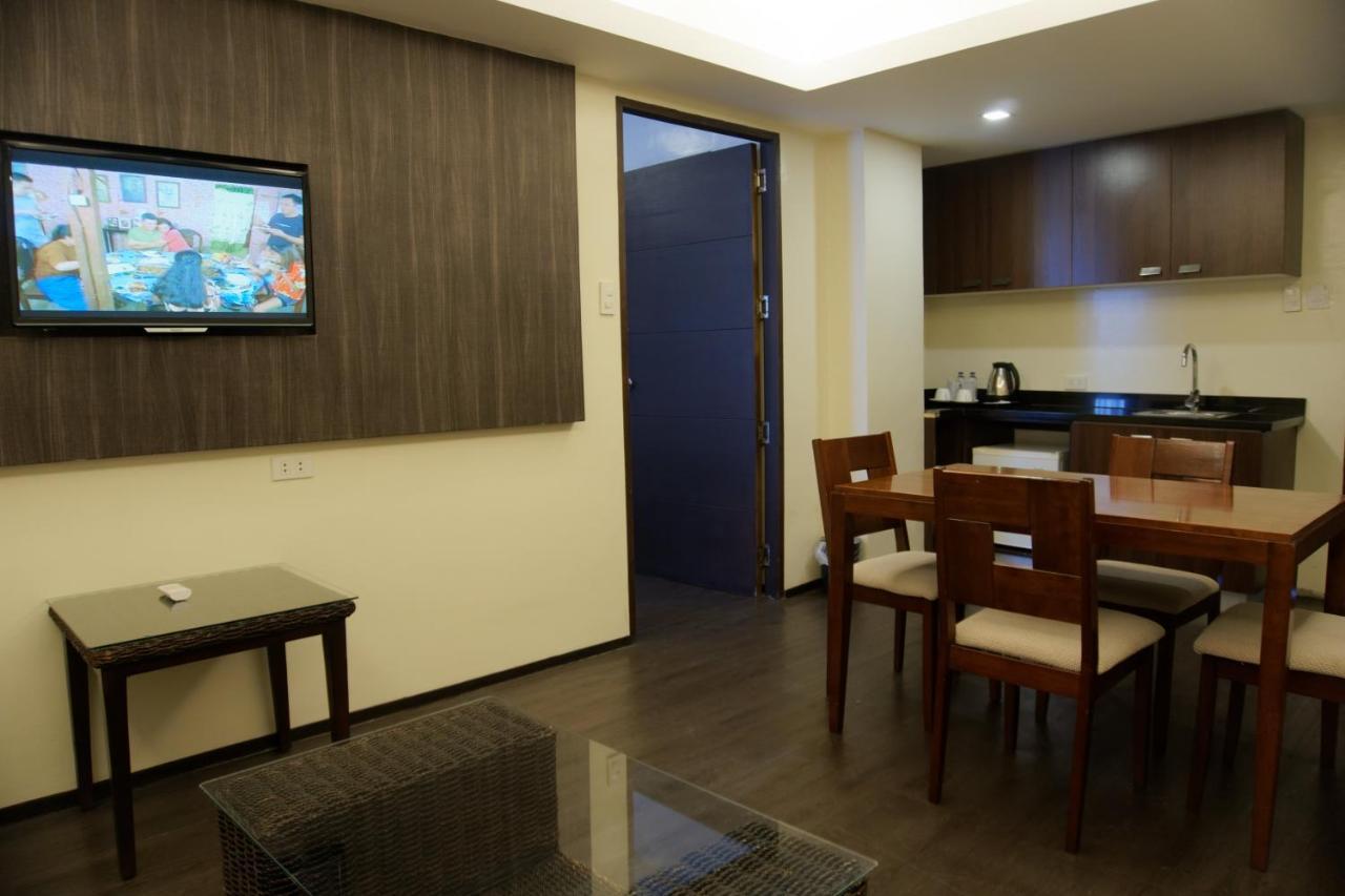Gt Hotel Iloilo Экстерьер фото