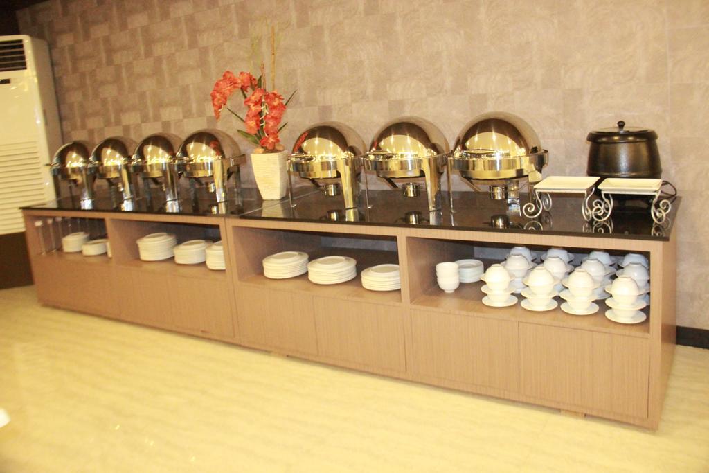 Gt Hotel Iloilo Экстерьер фото