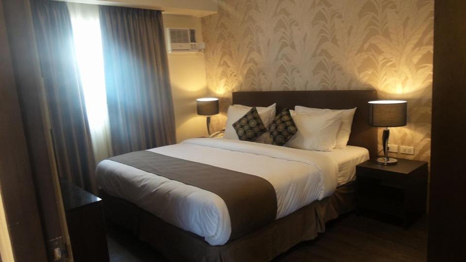 Gt Hotel Iloilo Экстерьер фото