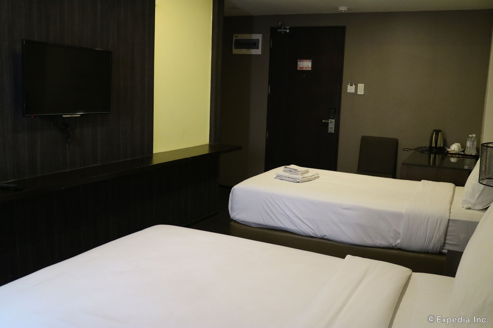 Gt Hotel Iloilo Экстерьер фото