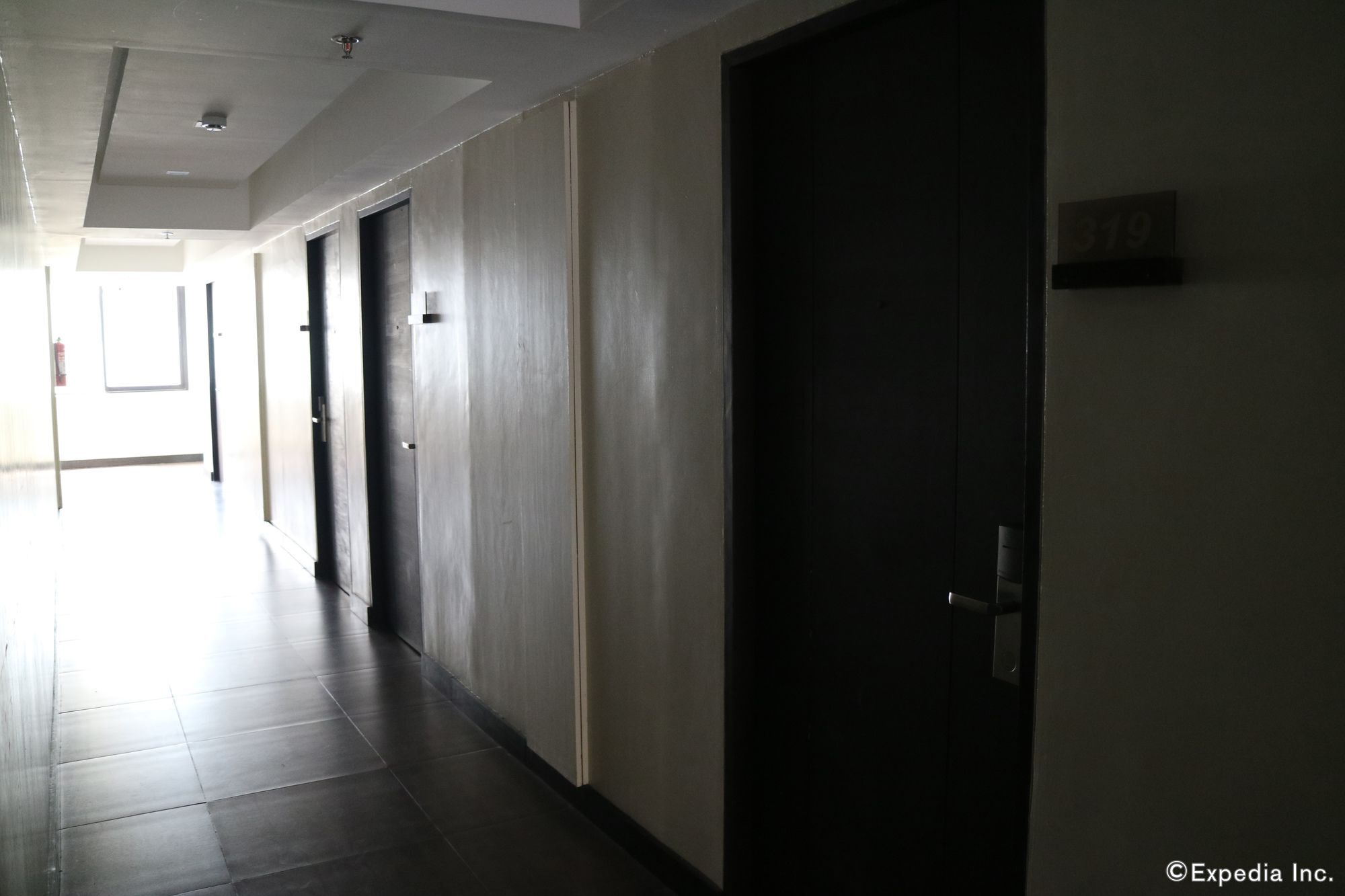 Gt Hotel Iloilo Экстерьер фото