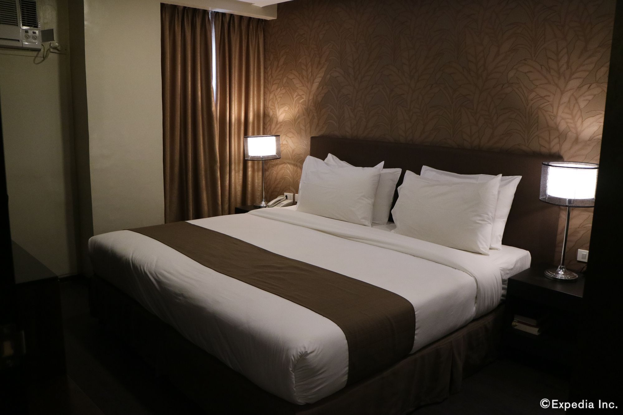 Gt Hotel Iloilo Экстерьер фото