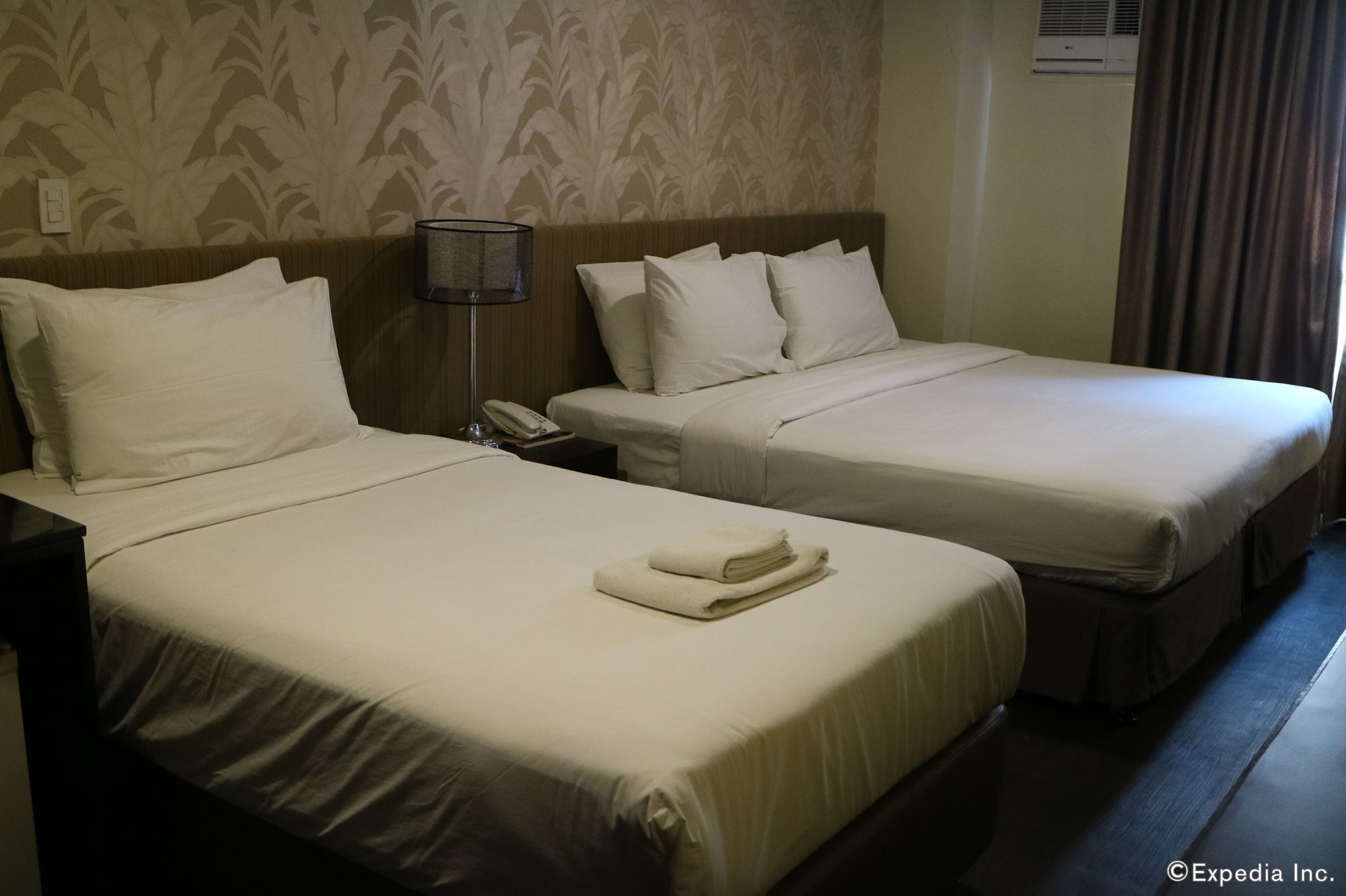 Gt Hotel Iloilo Экстерьер фото